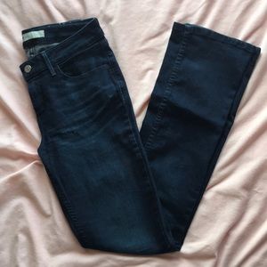 DARK WASH LEVIS STRAIGHT LEG/SKINNY